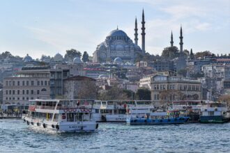 Topkapฤฑ Palace and Blue Mosque viewed from across the Bosphorus, Istanbul.