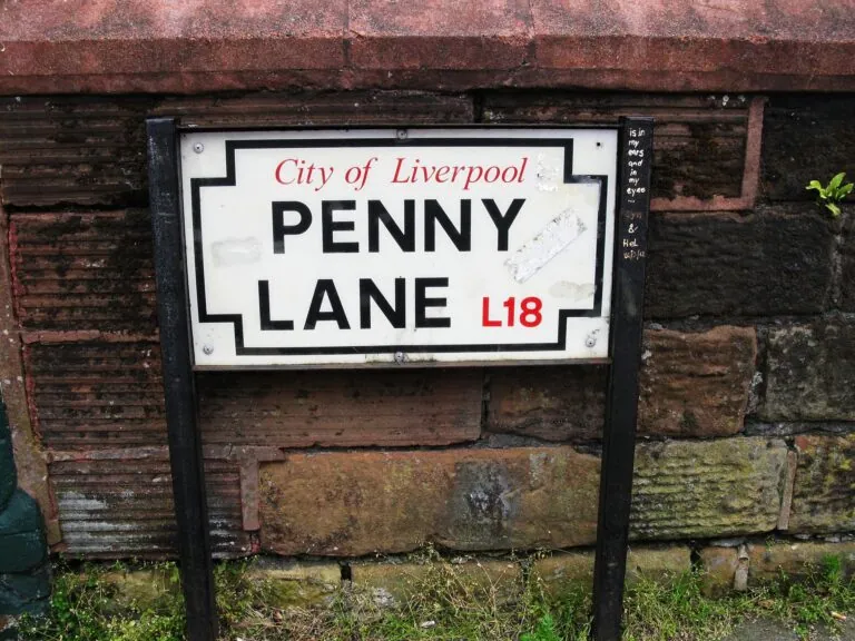 Liverpool City and Beatles Tour Bus Guide: Penny Lane & Strawberry Field