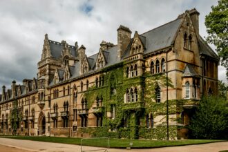Christ Church College Oxford Harry Potter Hogwarts filming location exterior