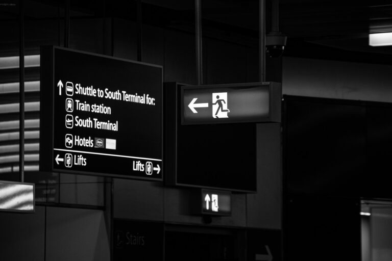 Gatwick Airport Transfers to London: Train, Taxi, Bus and Travel Guide