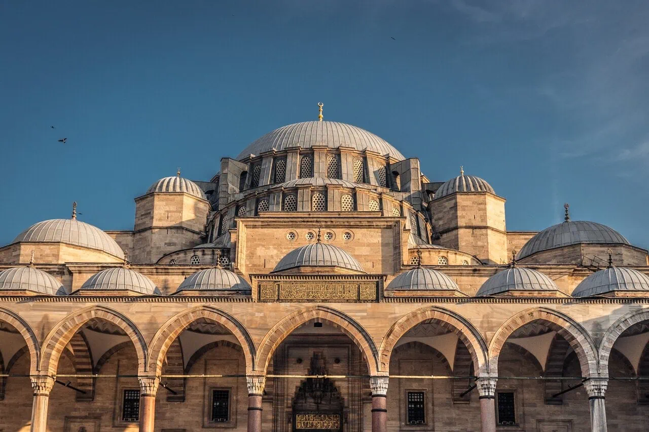Suleymaniye Mosque in Istanbul with domes and courtyard arches
