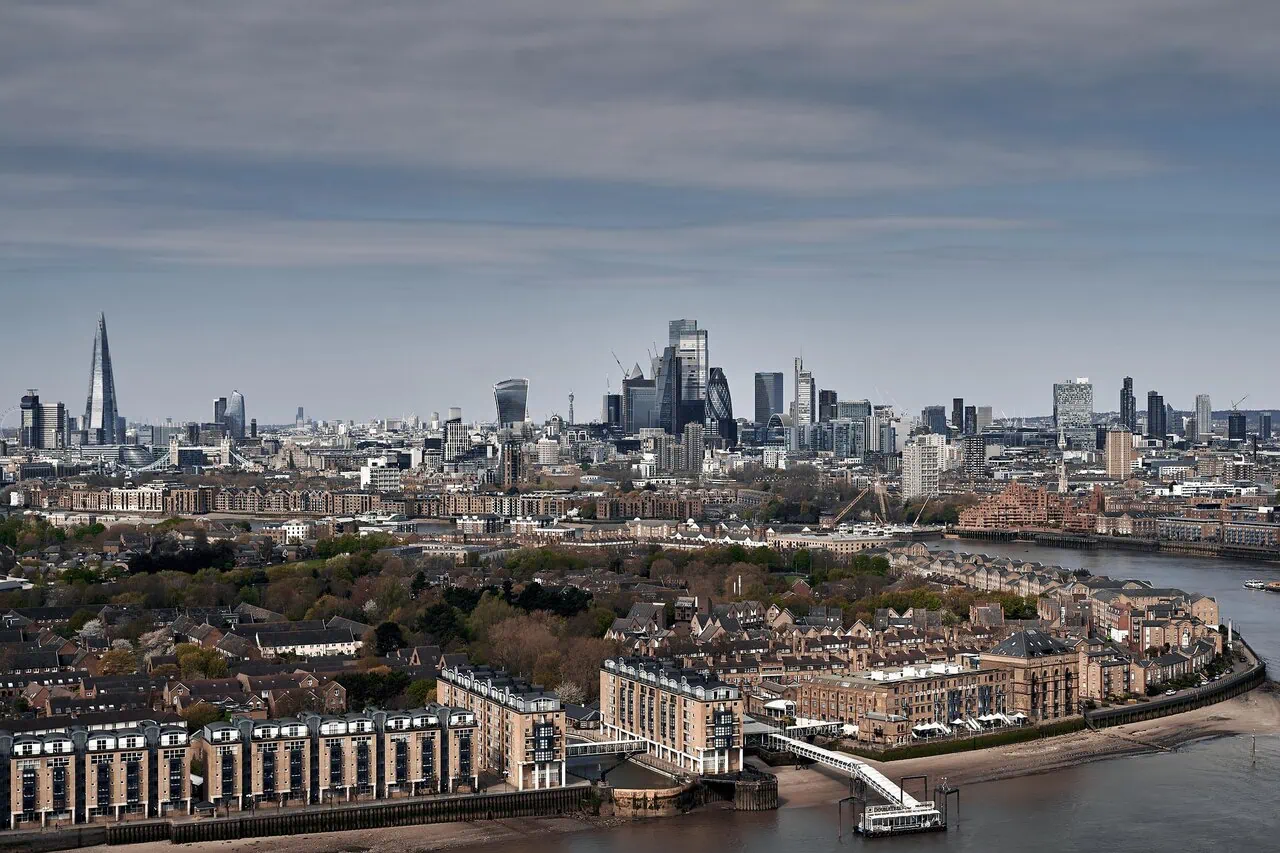 London skyline showing the City of London and Canary Wharf near major London airports