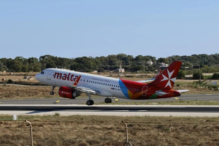 Malta Airport Transfers Guide: Bus, Taxi, Shuttle & Prices