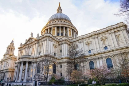 St Paul’s Cathedral London exterior showing the large dome and main entrance
