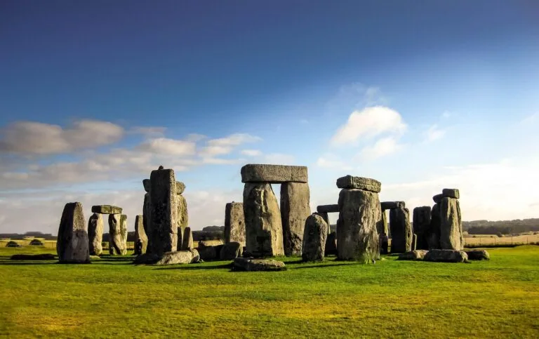 Stonehenge Travel Guide: Tickets, History & Visitor Tips