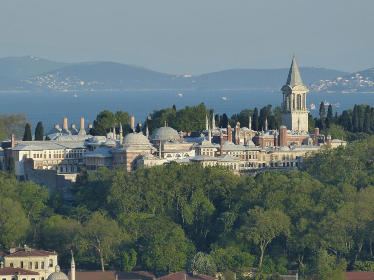 Topkapi Palace Istanbul: Tickets, History & Visitor Guide (2026)