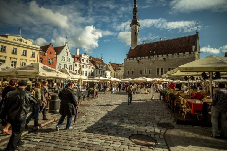 Tallinn Airport Transfers: Best Ways to Reach the City Centre