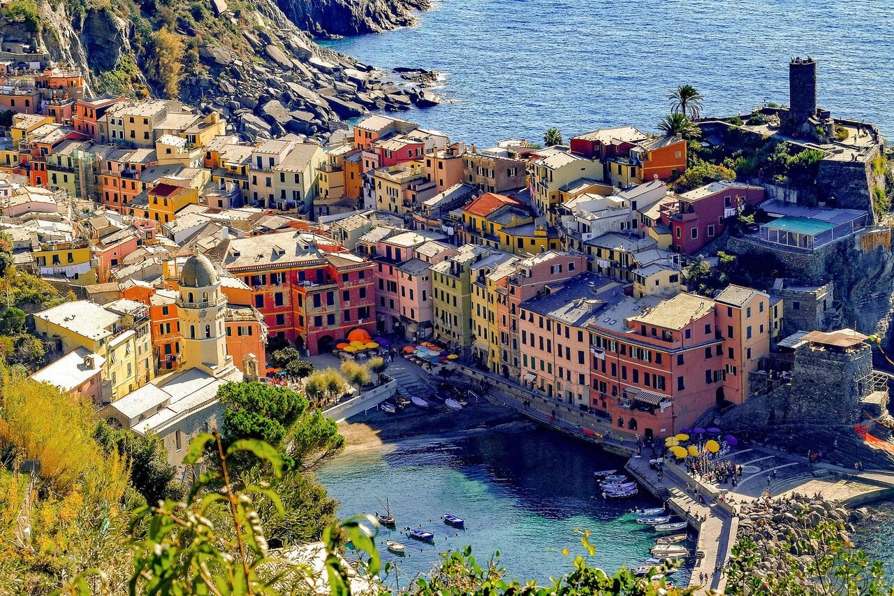 Colourful buildings overlooking Vernazza harbour in Cinque Terre on the Ligurian coast of Italy.