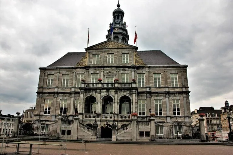 Maastricht airport transfers guide
