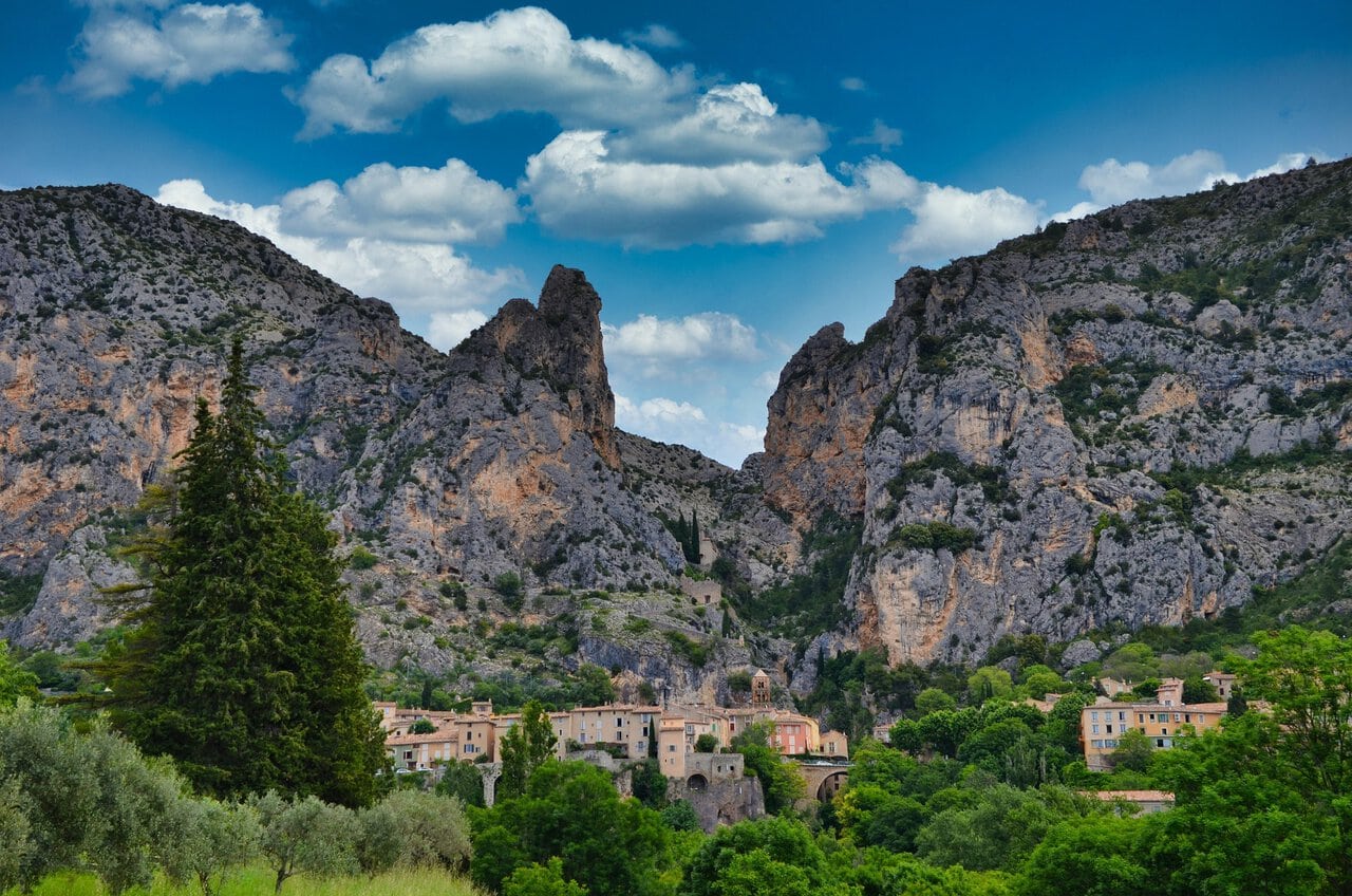 Lavender fields and hilltop village scenery on the Provence road trip route