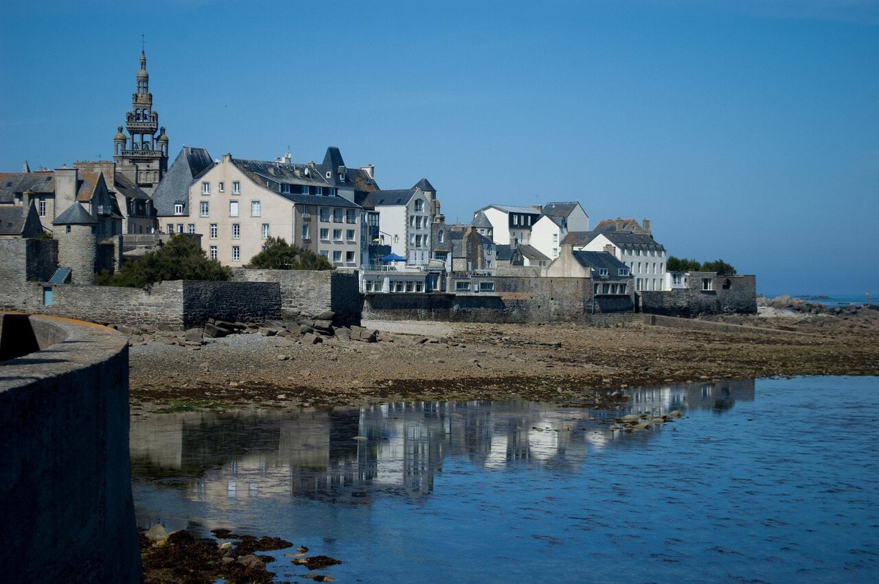 Roscoff Ferry Port, Brittany, France - ferry routes and crossing guide