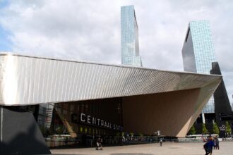 Rotterdam airport transfers guide