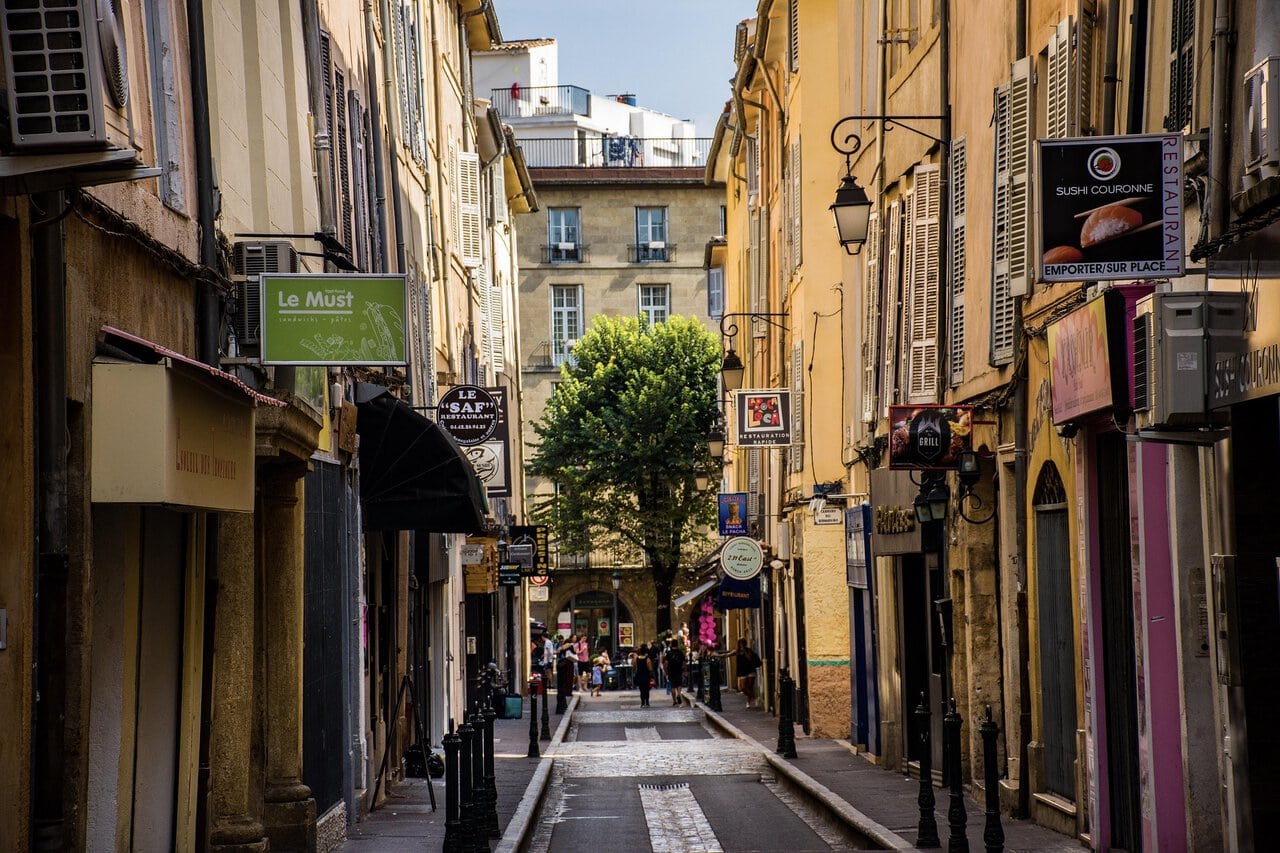 Cours Mirabeau and fountains in Aix-en-Provence, Provence, France