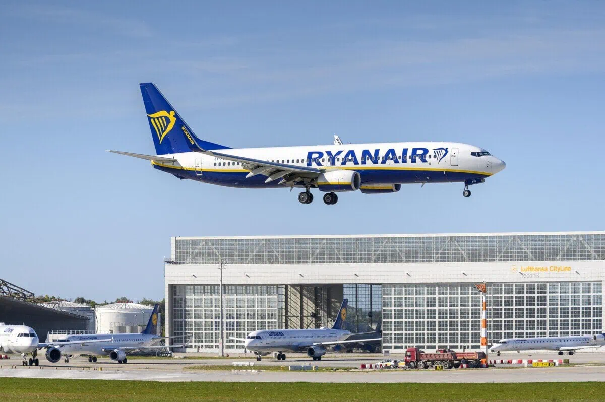 Ryanair aircraft landing at Munich Airport