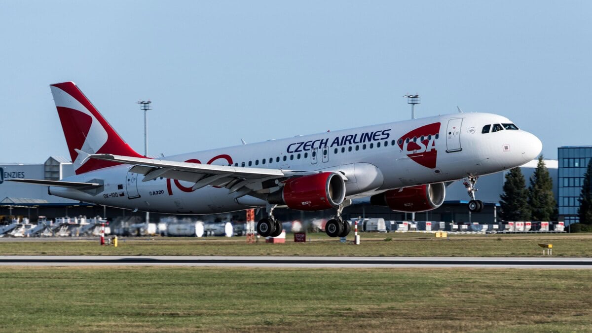 Czech Airlines aircraft approaching Prague Airport